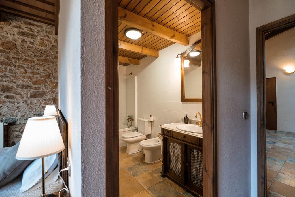 Can Barnosell - Els Masos D'En Coll Llaviá Oda fotoğraf